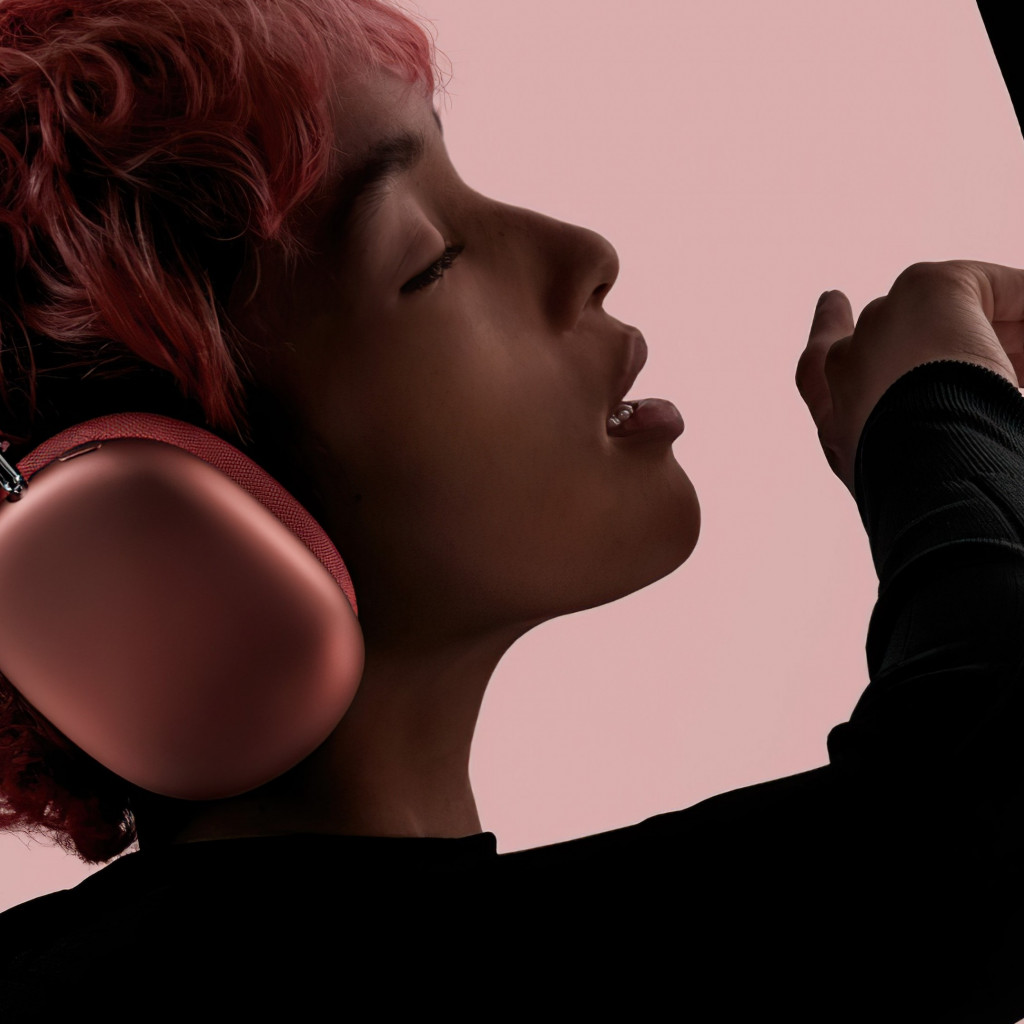 Lady with AirPods Max wallpaper 1024x1024