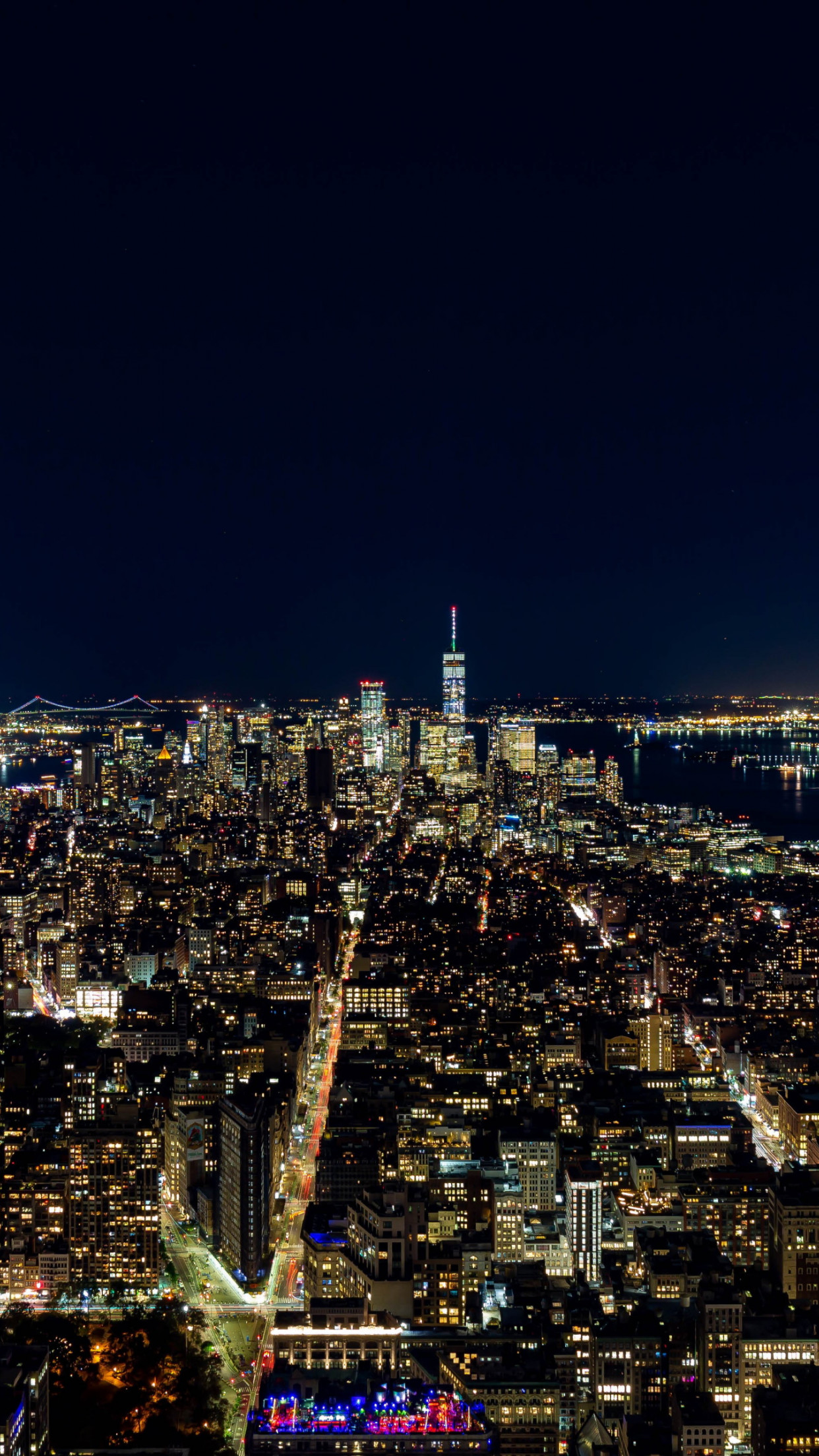 Night skyline from New York wallpaper 1242x2208
