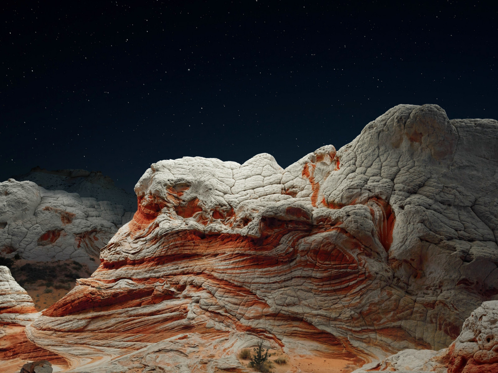 The night sky and desert valley wallpaper 1600x1200