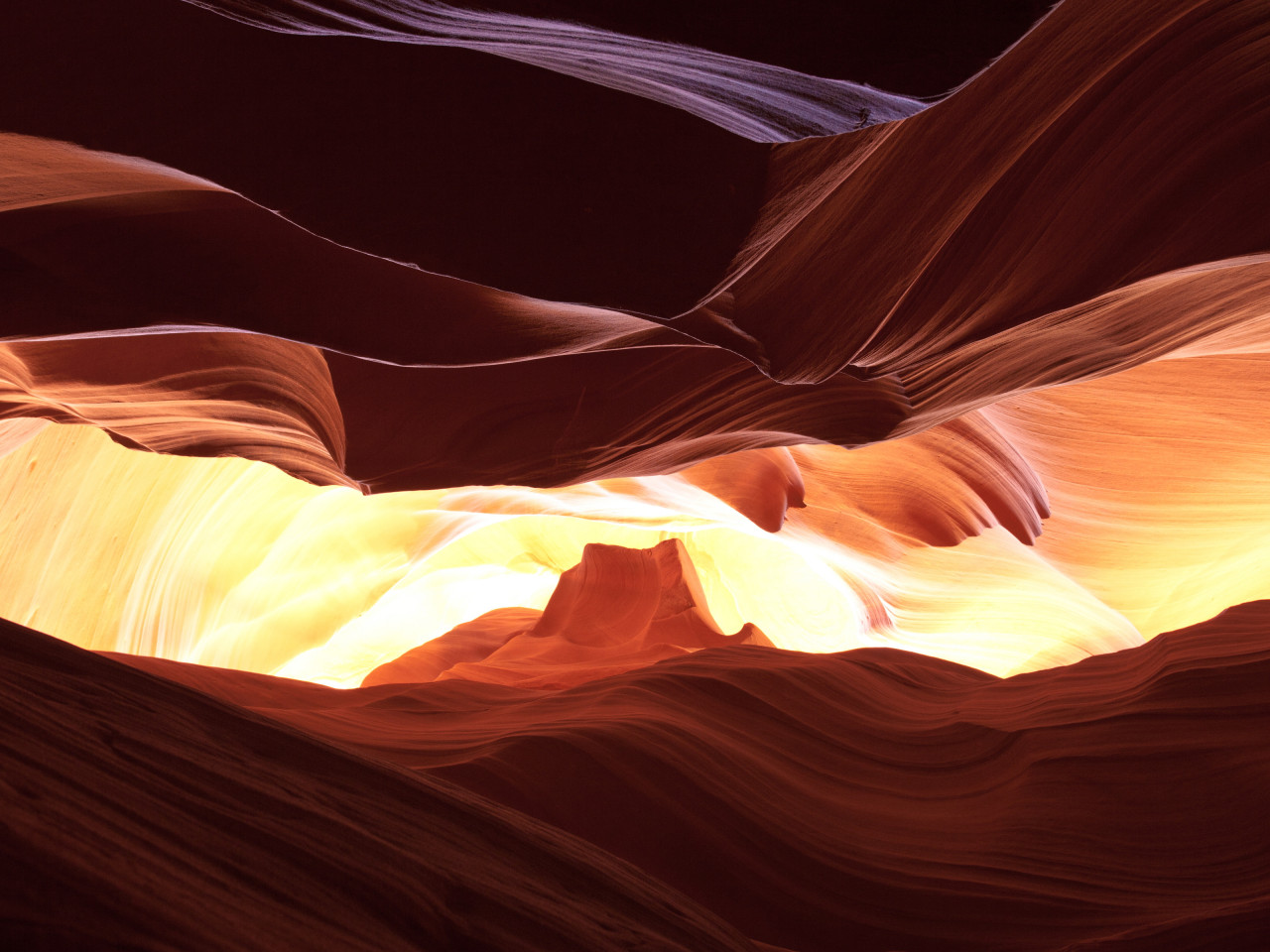 Exploring the Antelope Canyon wallpaper 1280x960