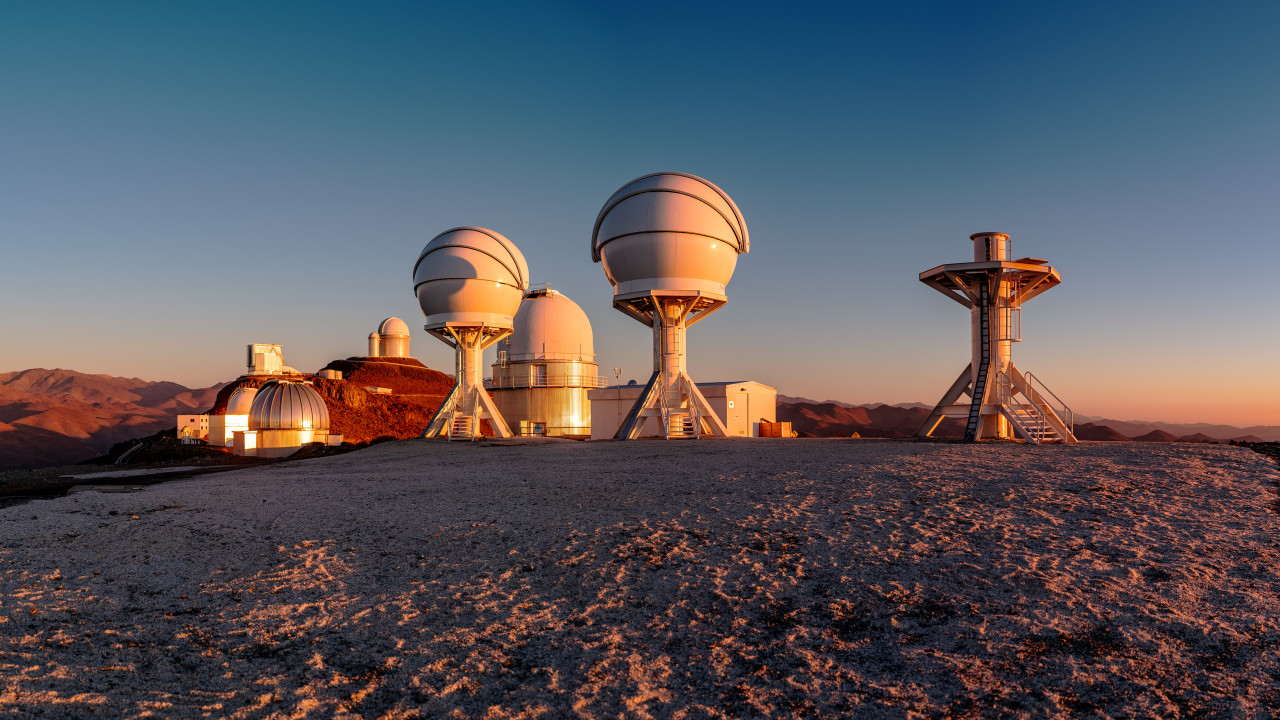 La Silla Observatory from Chilean Atacama Desert wallpaper 1280x720
